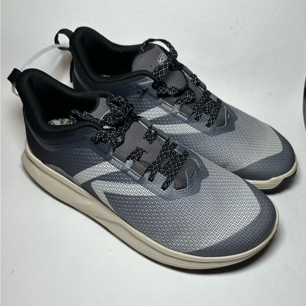 Man's   Keen Men's 450 Dirt Hiking Shoe Star White/Magnet Size 10.5 US New